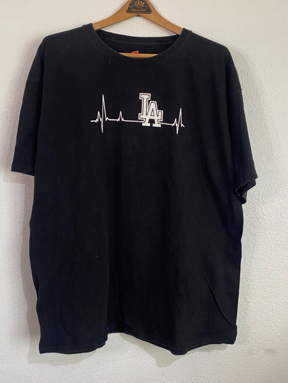 Hanes Men's Tagless L.A. Heartbeat Graphic Short Sleeve T Shirt, Black/White 2X